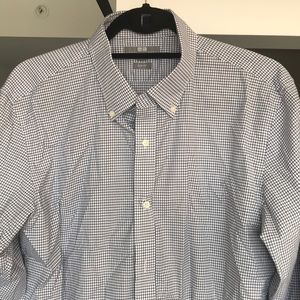 uniqlo button down